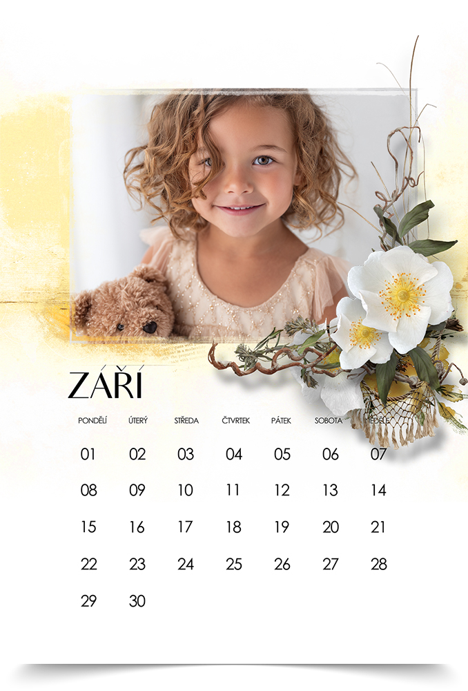 Natali design šablona kalendáře s vloženou fotografií se nesprávným, malým prostorem kolem hlavního objektu
