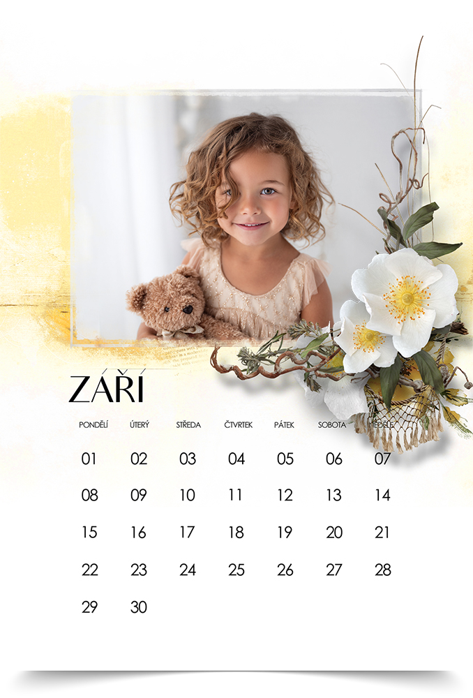 Natali design šablona kalendáře s vloženou fotografií se správným prostorem kolem hlavního objektu